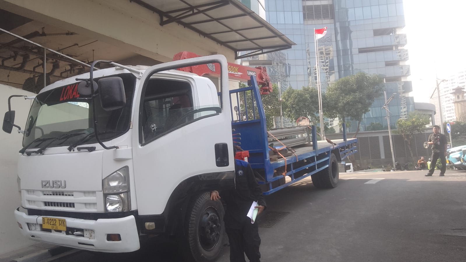 Truck Mounted Crane 5 Ton Caringin