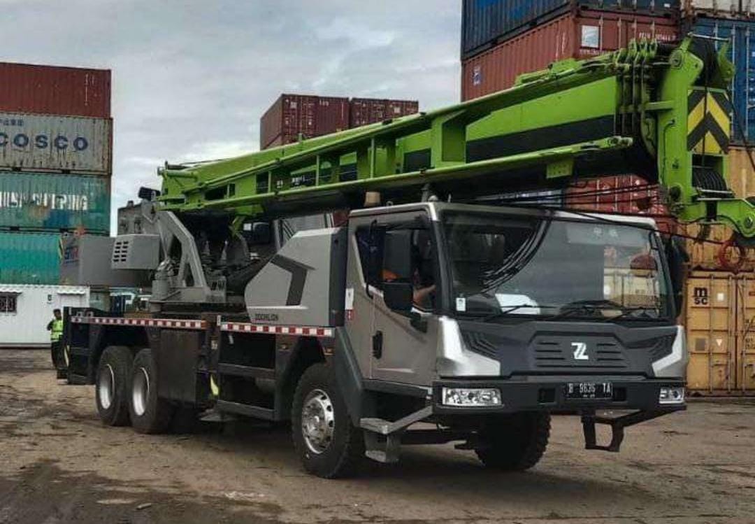 Mobile Crane 25 Ton Caringin