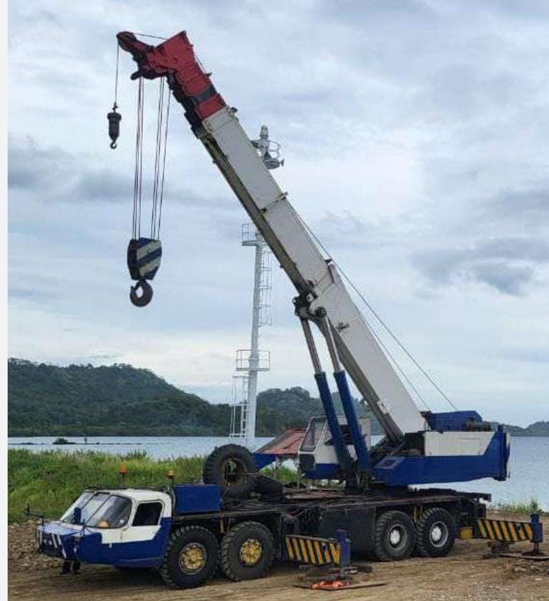 Mobile Crane 100 Ton Caringin